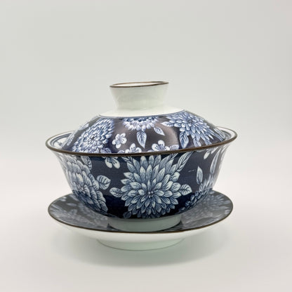 Porzellan Gaiwan „Jinghua“ – Florale Pracht (120 ml)